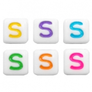 Acryl letterkralen letter S Multicolour-wit