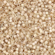 Miyuki kralen 11/0 delica's Beige lined opal AB DB-1731