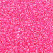 Miyuki kralen 11/0 delica's Luminous wild strawberry pink DB-2035