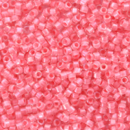 Miyuki kralen 11/0 delica's Coral lined luster crystal pink DB-70