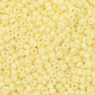 Miyuki 11/0 rocailles Duracoat opaque light lemon ice 11-4451