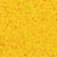 Miyuki kralen 11/0 delica's Opaque canary yellow DB-1132