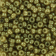 Miyuki 8/0 rocailles Ceylon translucent celery green 8-2374