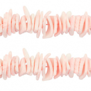 Schelp kralen chips Peach-pink