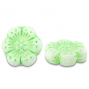 Tsjechische kralen boho flower 14mm Light green