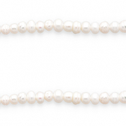 BQ Zoetwaterparels flat round Natural white