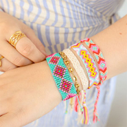 Inspiratiesets Tips voor het dragen van hippe armbanden en enkelbandjes
