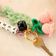 Nieuw 07-05-2025 Gehaakte en resin hangers