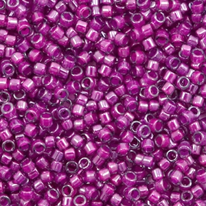 Miyuki kralen 11/0 delica's Fuchsia lined luster crystal