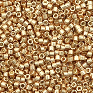 Miyuki kralen 11/0 delica's Duracoat galvanized champagne gold