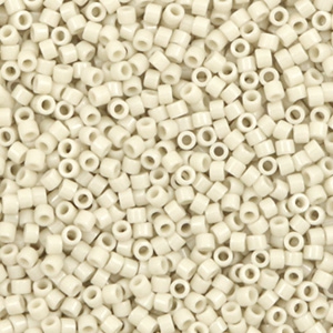 Miyuki kralen 11/0 delica's Opaque luster linen beige DB-261