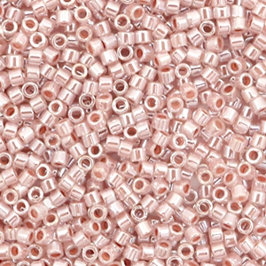 Miyuki kralen 11/0 delica's Ceylon light cinnamon rose DB-256