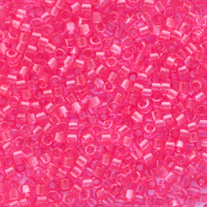 Miyuki kralen 11/0 delica's Transparent dyed bubble gum pink DB-1308