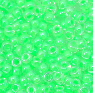 Miyuki 8/0 rocailles Luminous green 8-1120