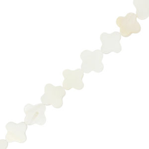 Schelp kralen clover Off white