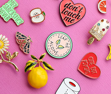 Nieuwe kleurrijke collectie broches en pins