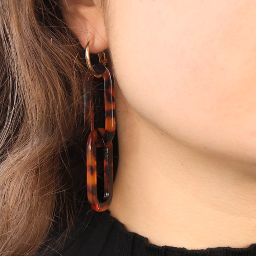 DIY: Resin oorbellen met DQ metalen details