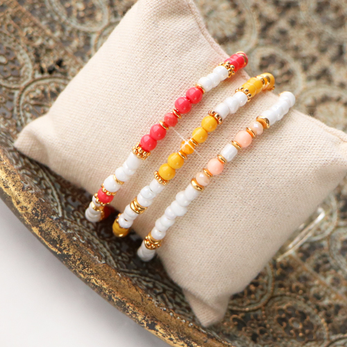 Get inspired: bekijk hier hoe je met opaque glaskralen prachtige sieraden kunt maken: