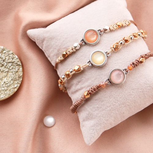 Dit kun je nu eenvoudig zelf maken met de nieuwe Polaris Elements cabochons: 