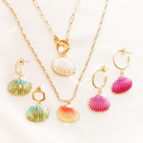 Deze zomerse items kun je eenvoudig maken met de schelp hangers: