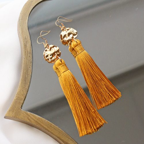 Statement oorbellen maken met de nieuwste grote kwasten collectie: