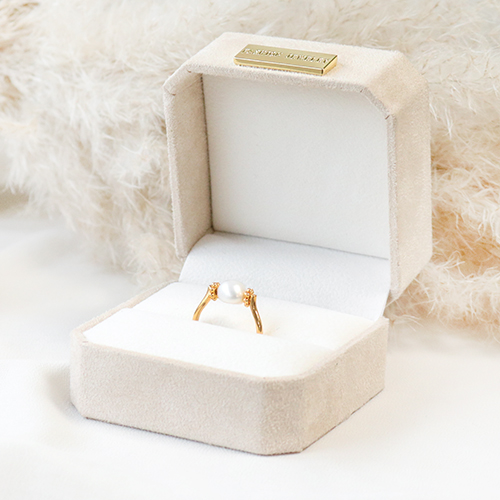 De mooiste displays en doosjes om jouw sieraden mee te presenteren: 
