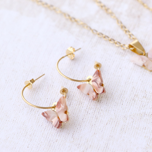 Deze sieraden kun je maken met de stainless steel resin vlinder bedels 