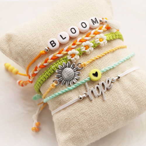 Aan de slag met macram&eacute; draad in vrolijke zomerkleuren!