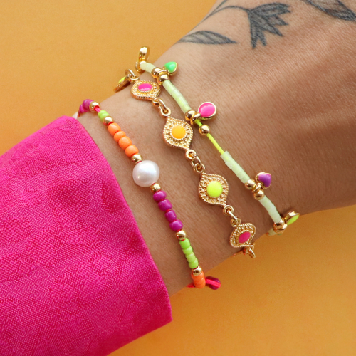 Zo gebruik je neon items in je komende sieraden collectie