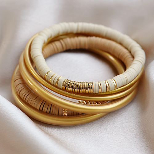 Zo gebruik je kant-en-klare sieraden in je collectie