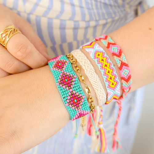 Zo presenteer je hippe armbanden en enkelbandjes