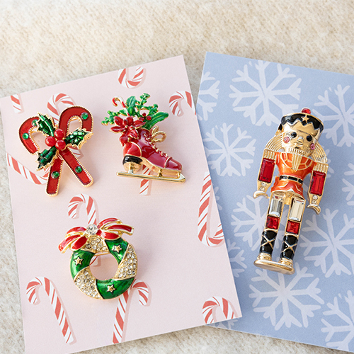 Mix & match met statement broches