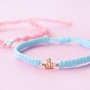 Schattige armbandjes, afgemaakt met bedels, onderdelen en schuivers van DQ metaal
