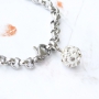 MATCHING armbandjes en oorbellen met kralen van acryl matte met pearl coating + strass kralen