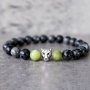 Mannensieraden met stoere kralen en natuurlijke materialen