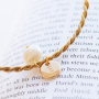 Maak minimalistische sieraden met trendy nieuwe initial bedels