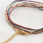 Met macram&eacute; draad, zoetwaterparels en DQ metaal maak je deze leuke armbandjes!
