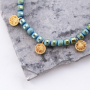 Maak trendy sieraden met onze nieuwste matte glaskralen met holografische details