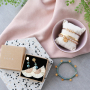Maak trendy sieraden met onze nieuwste matte glaskralen met holografische details