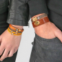 Leren armbanden en sleutelhangers van schitterend DQ leer voor de feestdagen