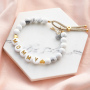 Ideetje: maak van de nieuwe letterkralen, moeder-dochter sieraden!