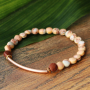 Bekijk hier hoe je de mooiste sieraden kunt maken met natuursteen kralen: