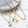 Subtiel & stijlvol, zo gebruik je de DQ metalen collectie in je sieraden: