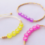 Cre&euml;er trendy zomerse items met macram&eacute; draad en acryl letterkralen
