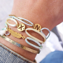 Aan de slag! Maak leuke armbandjes met draad van satijn: 