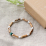Zo maak je zelf de mooiste armbanden met hout kralen:
