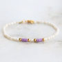 Laat je inspireren en maak zomerse items met macram&eacute; draad, zoetwaterparels en schelpkralen: 