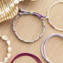 Laat je inspireren en maak zomerse items met macram&eacute; draad, zoetwaterparels en schelpkralen: 
