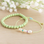 Laat je inspireren en maak zomerse items met macram&eacute; draad, zoetwaterparels en schelpkralen: 