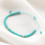 Laat je inspireren en maak zomerse items met macram&eacute; draad, zoetwaterparels en schelpkralen: 